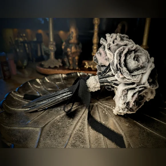 Elegant Crystallized Black Faux Rose Bouquet